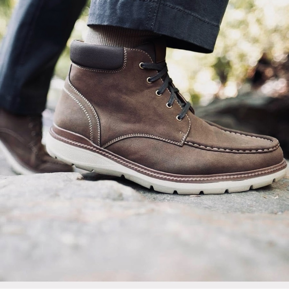 Dockers Rowan boots size 9 Dark Tan color NEW